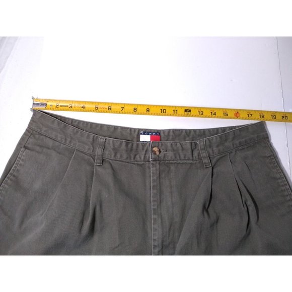 Tommy Hilfiger Vintage Mens Army Green Cotton Pleated Casual Shorts - Picture 6 of 6